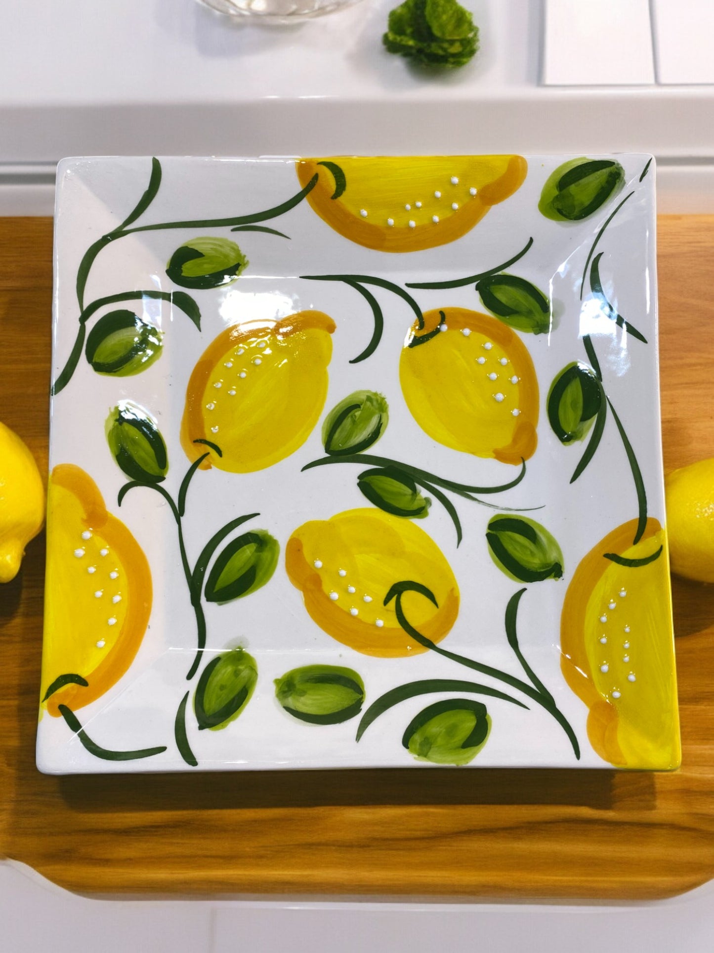 Grande Assiette Carrée en Céramique Artisanale - Motifs Citrons