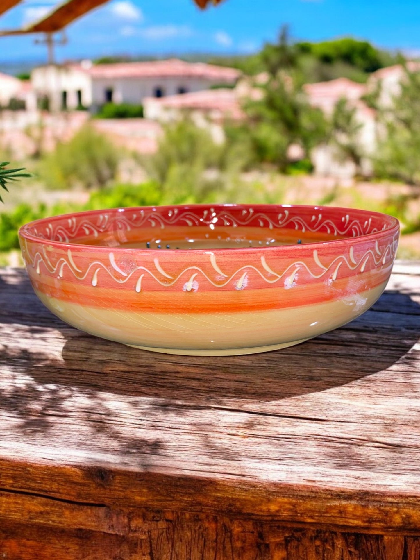 Coupe à Fruits en Céramique Artisanale -Motif Provençal Rouge