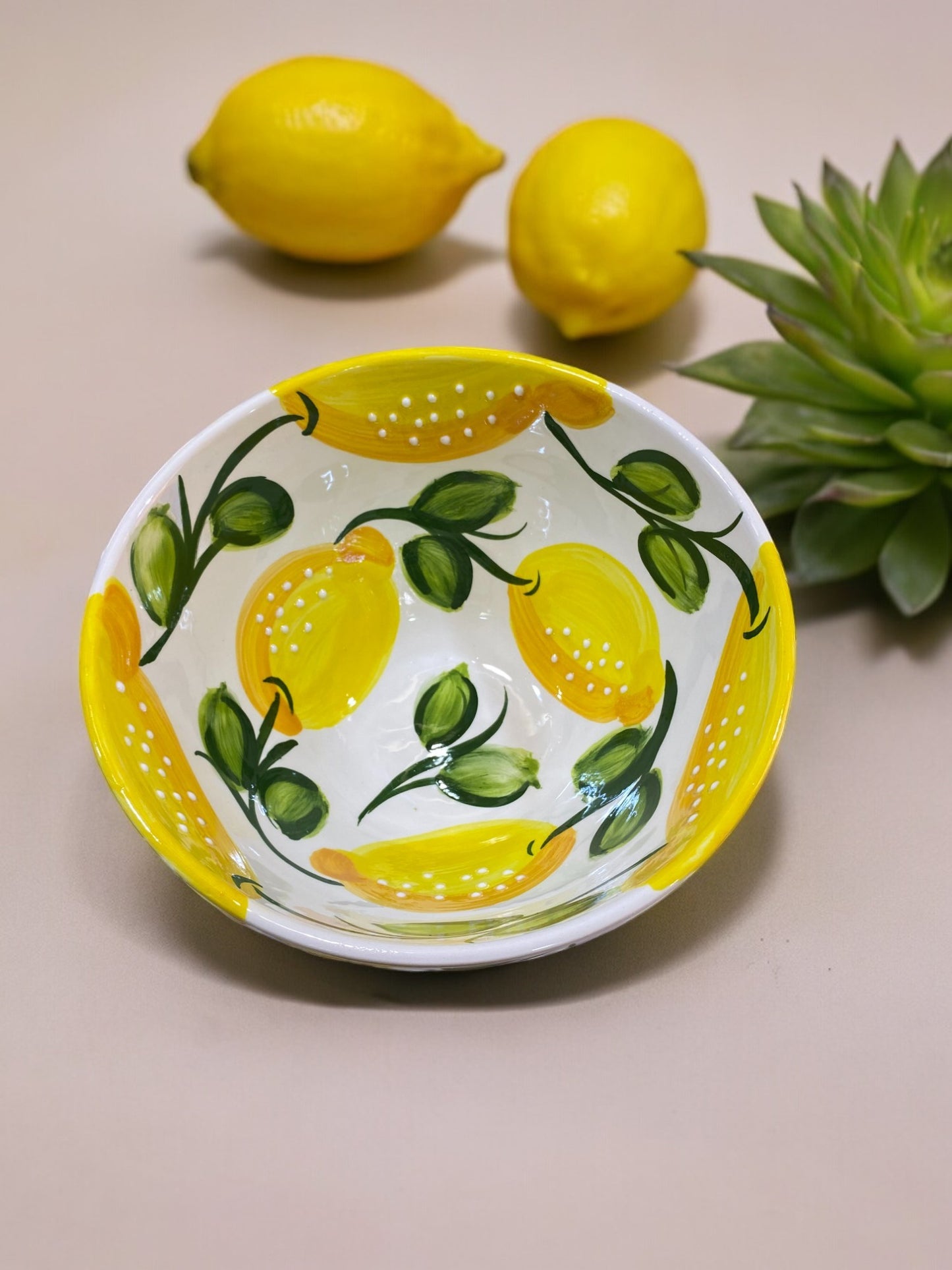 Grand Bol Oval en Céramique Artisanale - Motifs Citrons