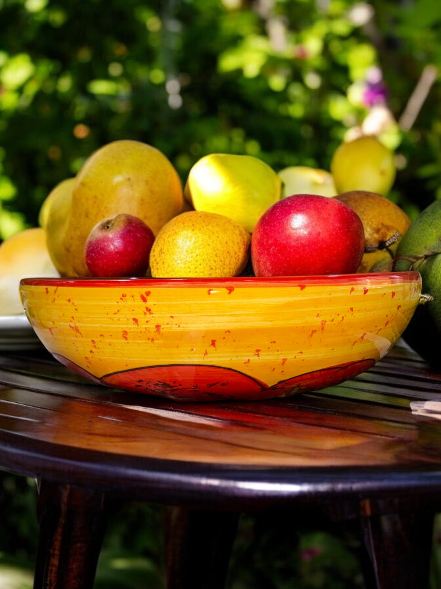 Grande Coupe à Fruits en Céramique Artisanale - Motif Village Provençal