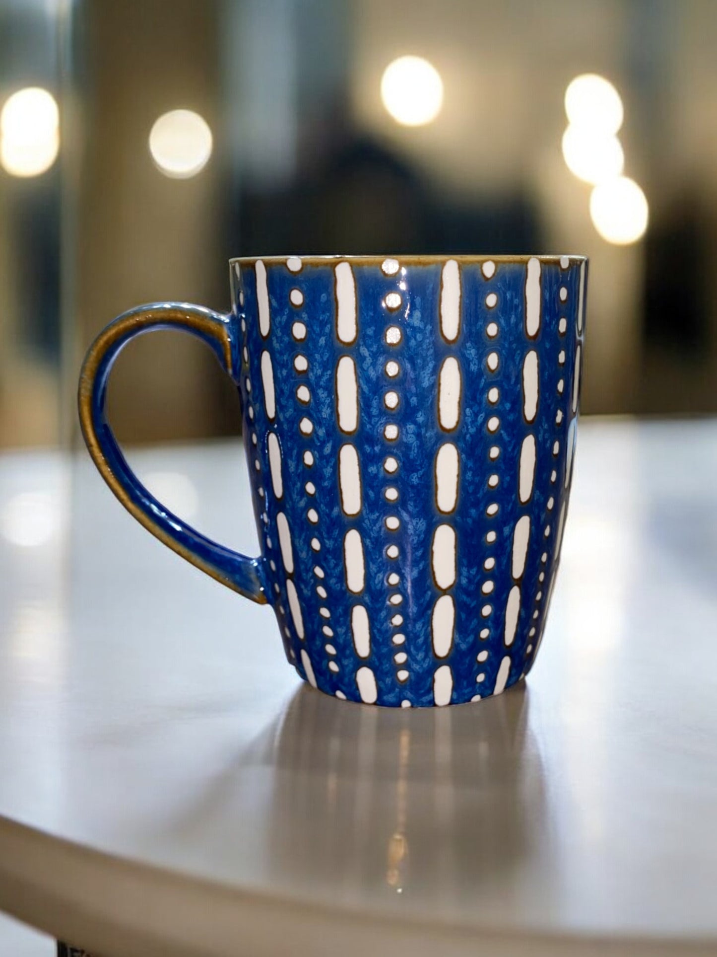 Mug en Céramique Artisanale Bleu Marine et Blanc - Motif Oursin