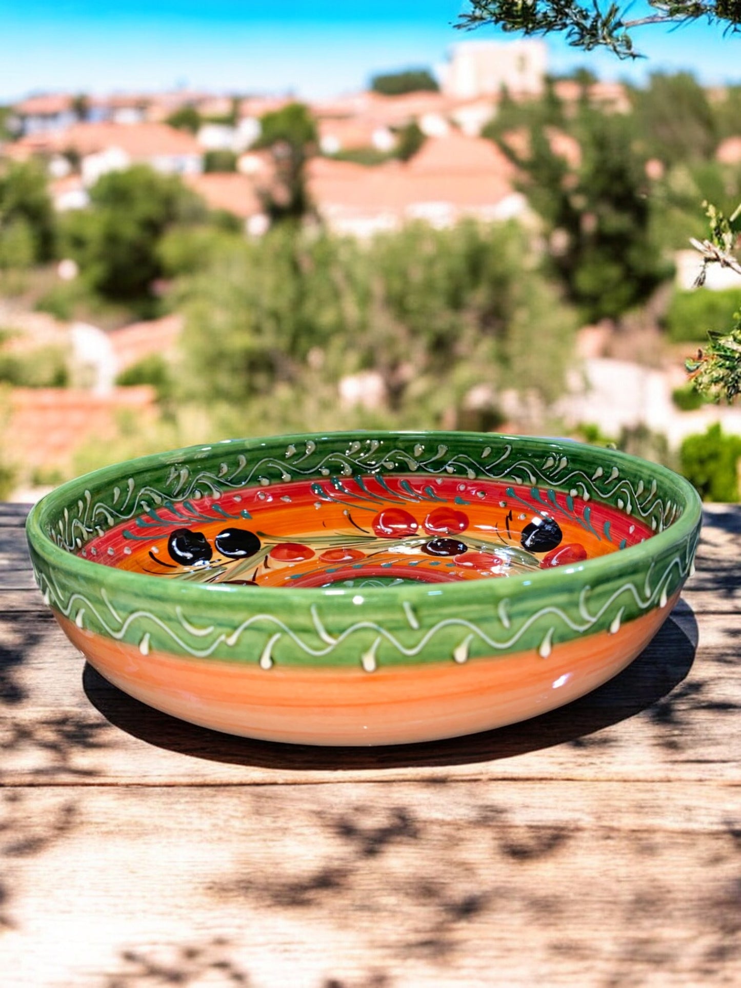 Petit Saladier Plat en Céramique Artisanale -  Motif Provençal Vert