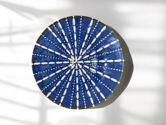 Petite Assiette en Céramique Artisanale Bleu Marine et Blanc - Motif Oursin