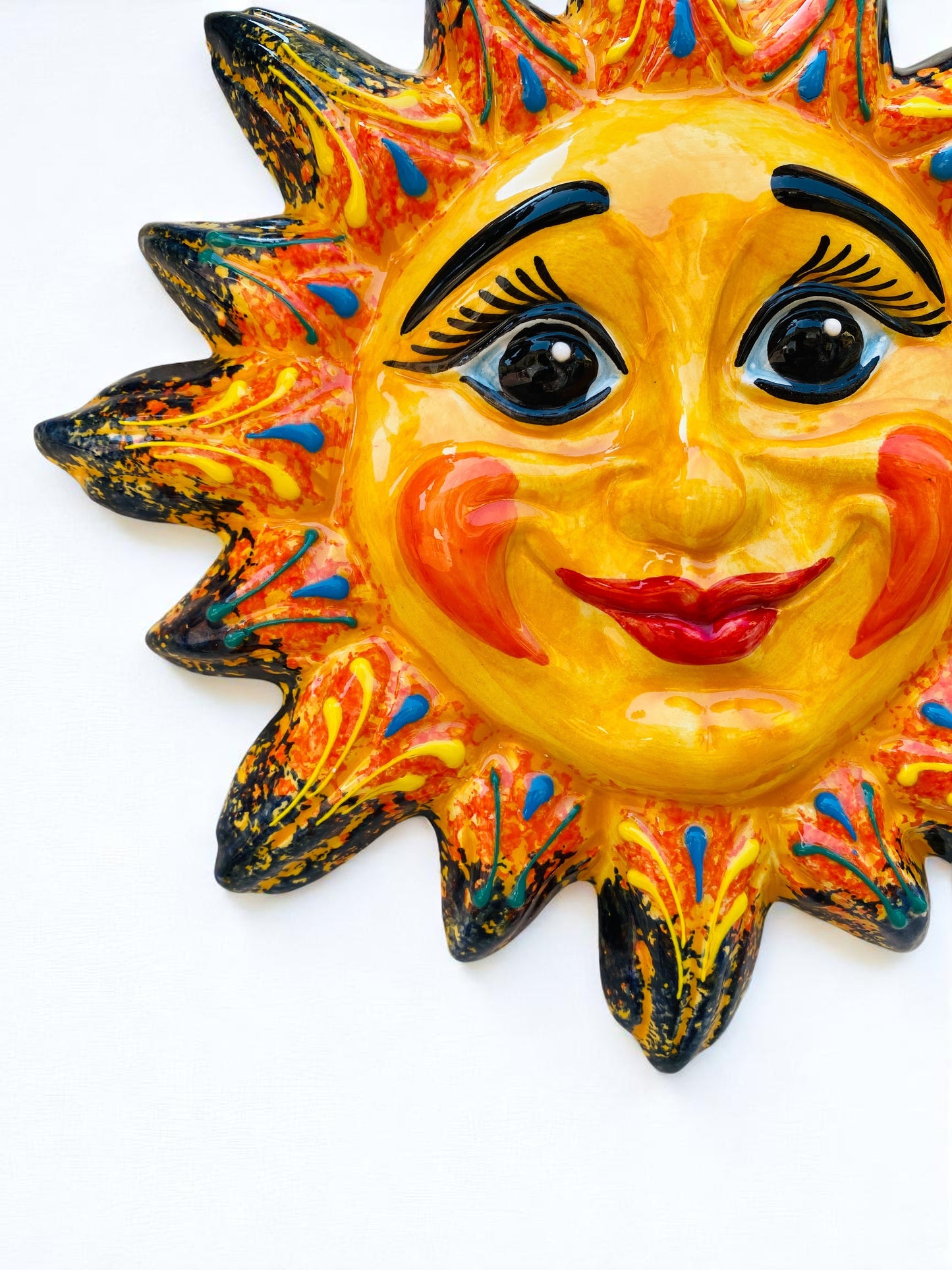 Grand Soleil Coloré en Céramique Artisanale