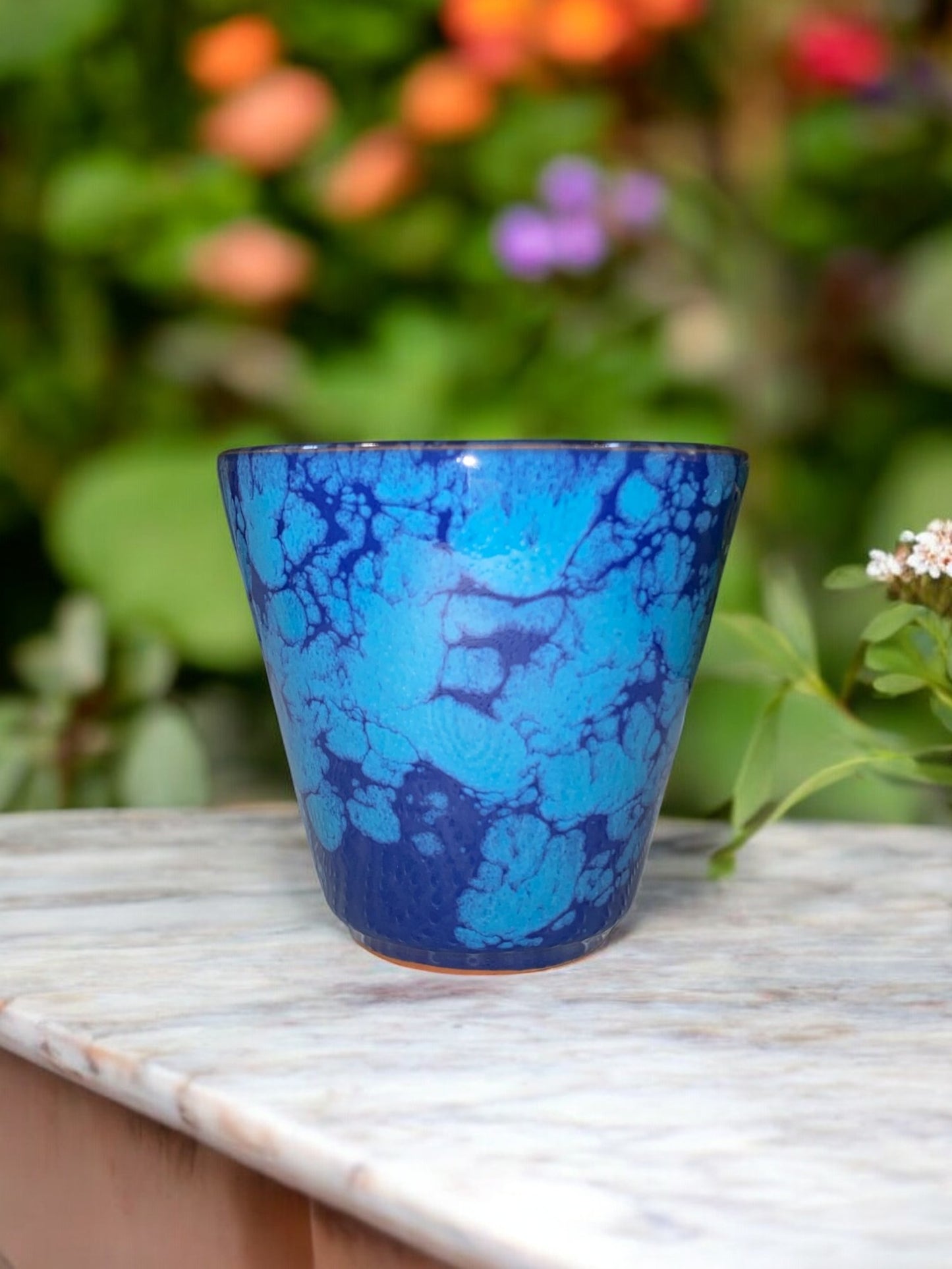 Verre à Café Conique Bleu Foncé et Bleu Ciel en Terre Cuite Artisanale