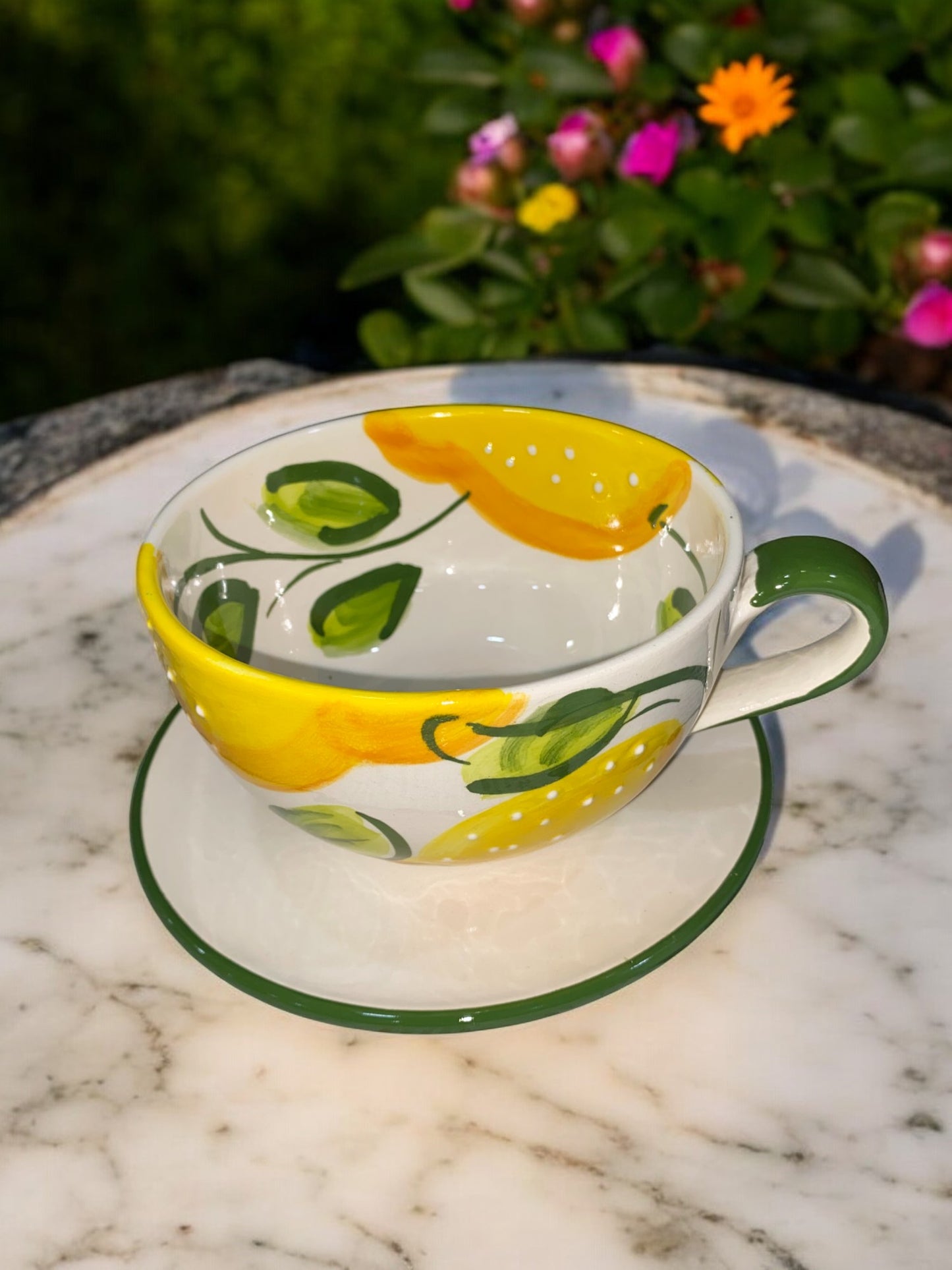 Tasse à Thé et Soucoupe en Céramique Artisanale - Motifs Citrons